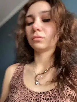 QuitieLia online show from 04.24.26