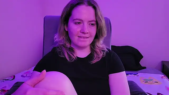 Snapshot of InternetFairy_XO chatting on 11.02.25 InternetFairy XO online show from 11.02.25