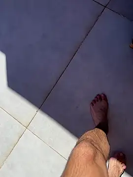 Snapshot of cagoulegrosse chatting on 02.09.25 cagoulegrosse online show from 02.09.25