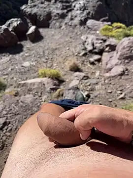 Snapshot of cagoulegrosse chatting on 10.12.25 cagoulegrosse online show from 10.12.25