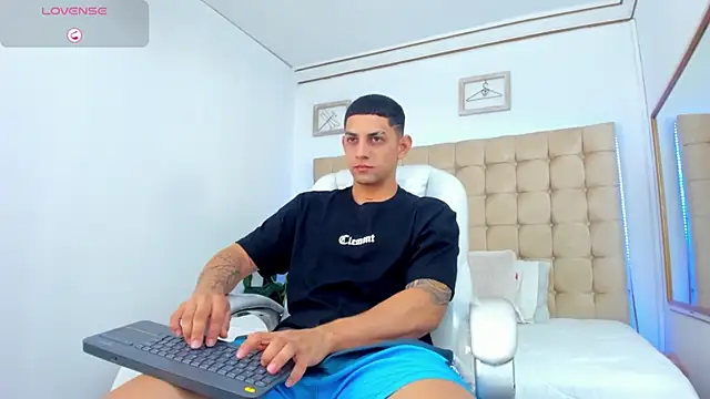 Alex cute77 online show from 09.30.25