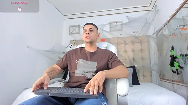 Alex cute77 online show from 10.15.25