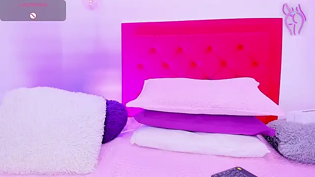 Snapshot of Sofia_Girl_ chatting on 12.25.24 Sofia Girl online show from 12.25.24