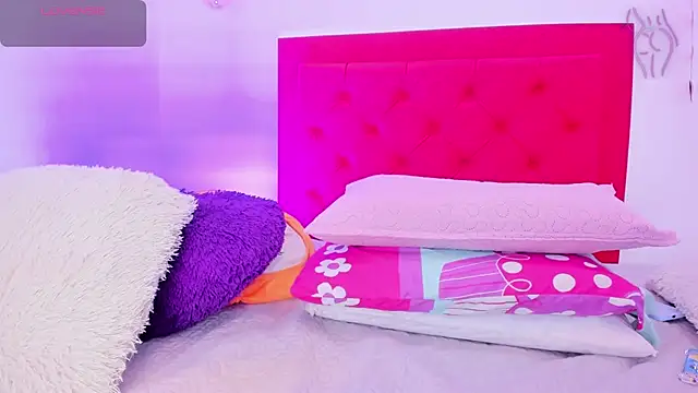 Snapshot of Sofia_Girl_ chatting on 02.16.25 Sofia Girl online show from 02.16.25