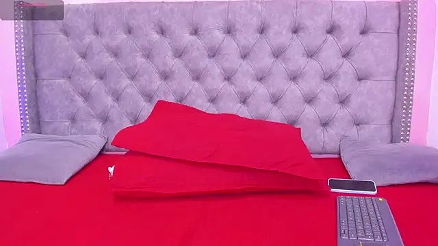 Snapshot of Sofia_Girl_ chatting on 11.21.25 Sofia Girl online show from 11.21.25