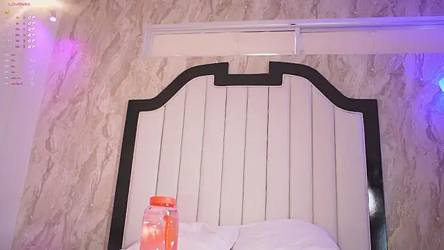 Snapshot of mia_colin1_ chatting on 11.14.25 mia colin1 online show from 11.14.25