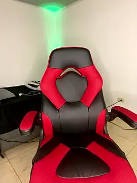 Snapshot of DereckCooperr chatting on 01.11.26 DereckCooperr online show from 01.11.26