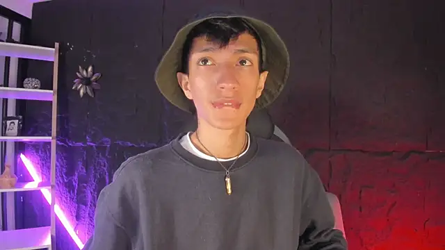 Snapshot of DereckCooperr chatting on 02.12.26 DereckCooperr online show from 02.12.26