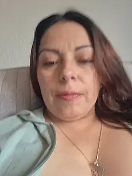 Snapshot of seherlatin chatting on 02.15.26 seherlatin online show from 02.15.26