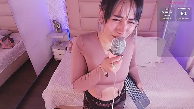 Snapshot of monserrat_towers chatting on 11.17.25 monserrat towers online show from 11.17.25