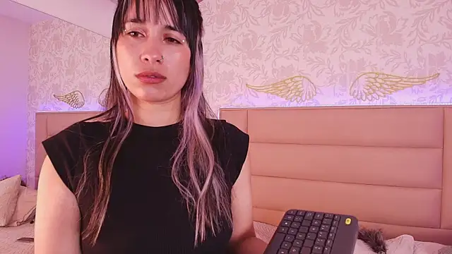 Snapshot of monserrat_towers chatting on 11.30.25 monserrat towers online show from 11.30.25