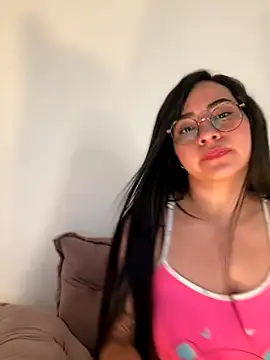 Snapshot of anniesweet02 chatting on 11.21.25 anniesweet02 online show from 11.21.25