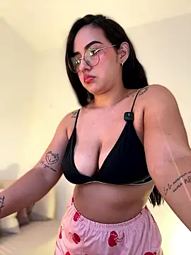 Snapshot of anniesweet02 chatting on 01.16.26 anniesweet02 online show from 01.16.26