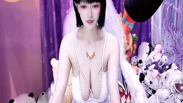 Snapshot of kumamon- chatting on 03.31.26 kumamon- online show from 03.31.26