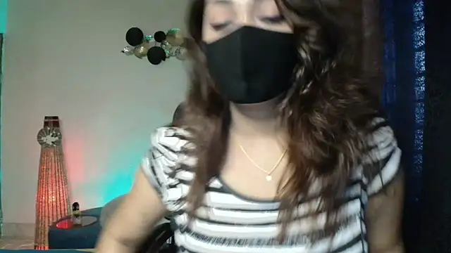 Snapshot of OH-Monica chatting on 09.21.25 OH-Monica online show from 09.21.25