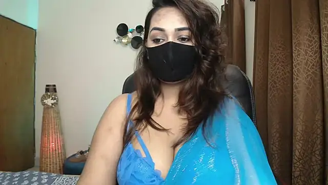 Snapshot of OH-Monica chatting on 09.27.25 OH-Monica online show from 09.27.25