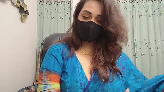 Snapshot of OH-Monica chatting on 10.14.25 OH-Monica online show from 10.14.25