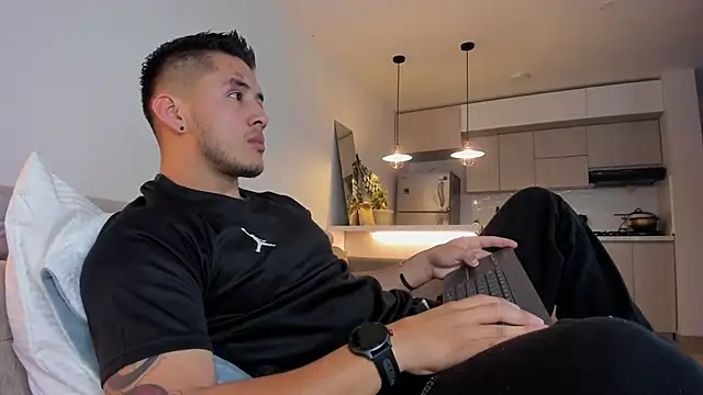 Snapshot of Chriskyle_ chatting on 12.03.24 Chriskyle online show from 12.03.24