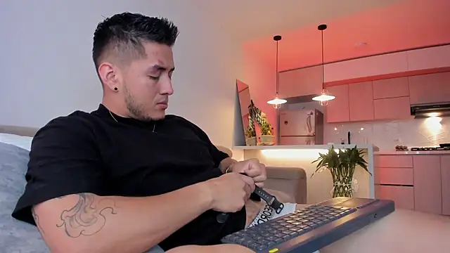 Chriskyle  online show from 12.05.24