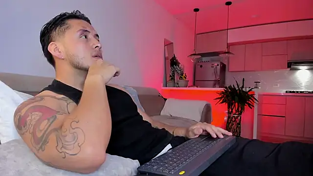 Snapshot of Chriskyle_ chatting on 09.23.25 Chriskyle online show from 09.23.25