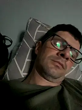 Snapshot of Juliano2289 chatting on 10.03.25 Juliano2289 online show from 10.03.25