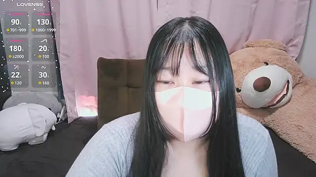 Snapshot of yuinyan3150 chatting on 09.21.25 yuinyan3150 online show from 09.21.25