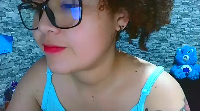 Snapshot of vanellope12 chatting on 12.18.24 vanellope12 online show from 12.18.24