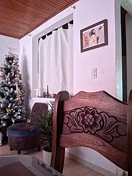 Snapshot of Gimena41 chatting on 12.16.25 Gimena41 online show from 12.16.25