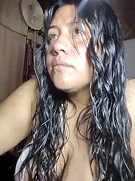 Snapshot of KATYGONZALEZ chatting on 06.11.26 KATYGONZALEZ online show from 06.11.26