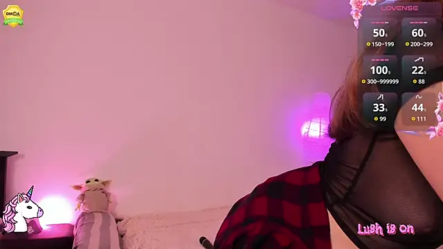 Snapshot of EvaUniporn chatting on 10.14.25 EvaUniporn online show from 10.14.25