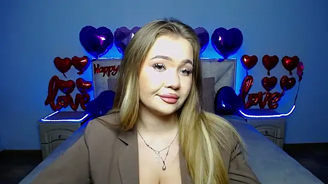 Snapshot of StacyYellig chatting on 02.05.25 StacyYellig online show from 02.05.25