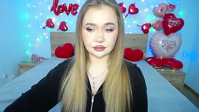 Snapshot of StacyYellig chatting on 02.08.25 StacyYellig online show from 02.08.25