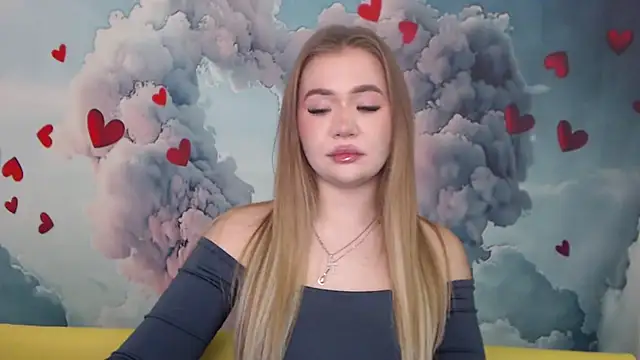 Snapshot of StacyYellig chatting on 02.19.25 StacyYellig online show from 02.19.25