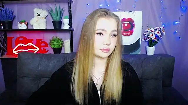 Snapshot of StacyYellig chatting on 03.22.25 StacyYellig online show from 03.22.25