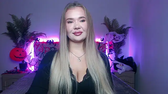 Snapshot of StacyYellig chatting on 11.02.25 StacyYellig online show from 11.02.25