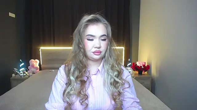 Snapshot of StacyYellig chatting on 02.12.26 StacyYellig online show from 02.12.26