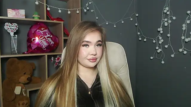 Snapshot of StacyYellig chatting on 02.15.26 StacyYellig online show from 02.15.26