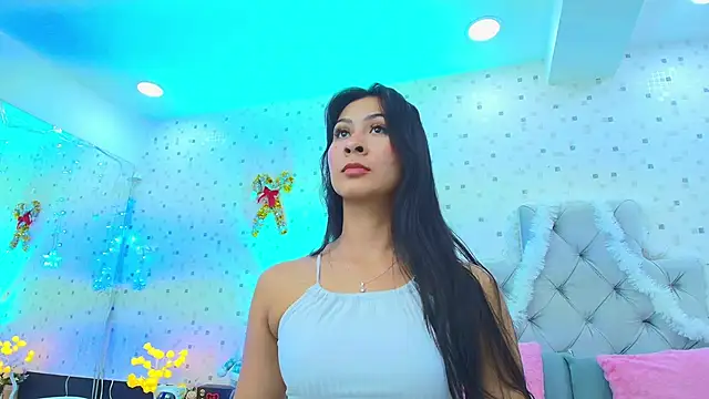 JulietaReyess online show from 12.15.25