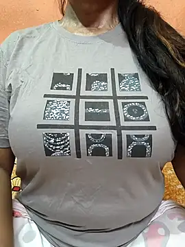 CUTE SOPHIA- online show from 04.26.26