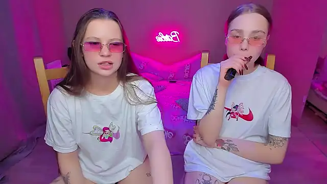 Snapshot of HelloRoxy chatting on 01.13.25 HelloRoxy online show from 01.13.25