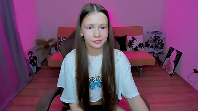 Snapshot of HelloRoxy chatting on 10.05.25 HelloRoxy online show from 10.05.25