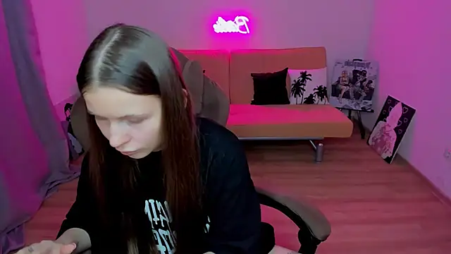 Snapshot of HelloRoxy chatting on 10.06.25 HelloRoxy online show from 10.06.25