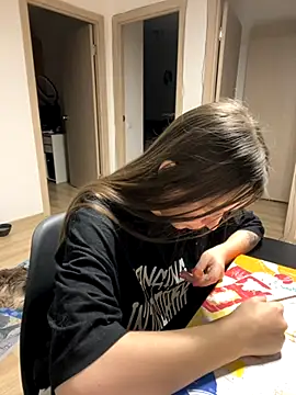 Snapshot of HelloRoxy chatting on 10.30.25 HelloRoxy online show from 10.30.25