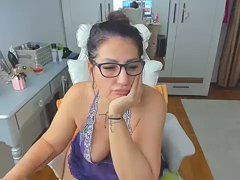 karenncougar online show from 02.08.25