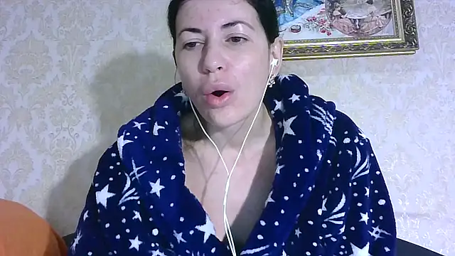 Snapshot of StunnigArt chatting on 12.02.25 StunnigArt online show from 12.02.25