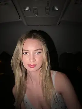 Snapshot of EvieEvans chatting on 01.22.25 EvieEvans online show from 01.22.25