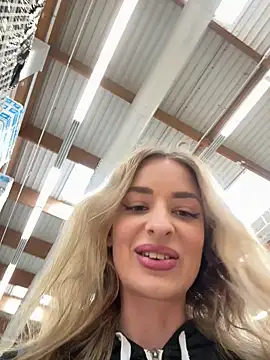 Snapshot of EvieEvans chatting on 02.21.25 EvieEvans online show from 02.21.25