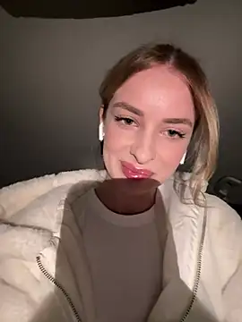 Snapshot of EvieEvans chatting on 03.02.25 EvieEvans online show from 03.02.25