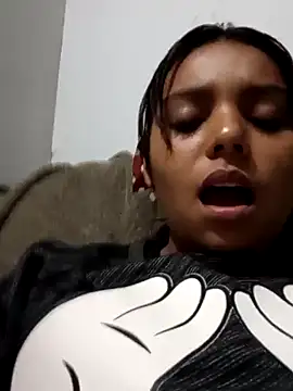 Snapshot of stefanie010 chatting on 02.21.25 stefanie010 online show from 02.21.25