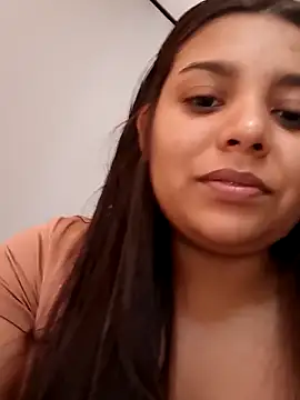 Snapshot of stefanie010 chatting on 12.21.25 stefanie010 online show from 12.21.25